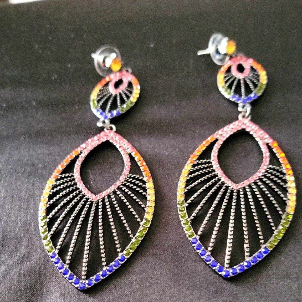 Multicolor Dangle Pierced Earrings - image 1